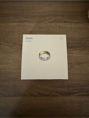 Oura Ring Series 4 - Gold (Size 7)
